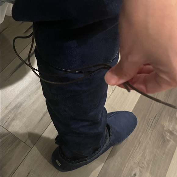 Black Knee-High Boots - Picture 10 of 16